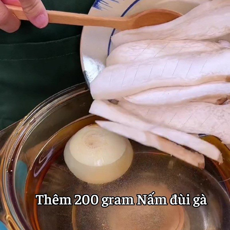 Step 2 Boil the mushrooms for Tofu Skin Rolls with Chicken Mushroom