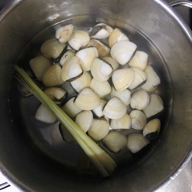 Step 2 Boiled Clams Mallow Soup with Clams (recipe shared by a user)