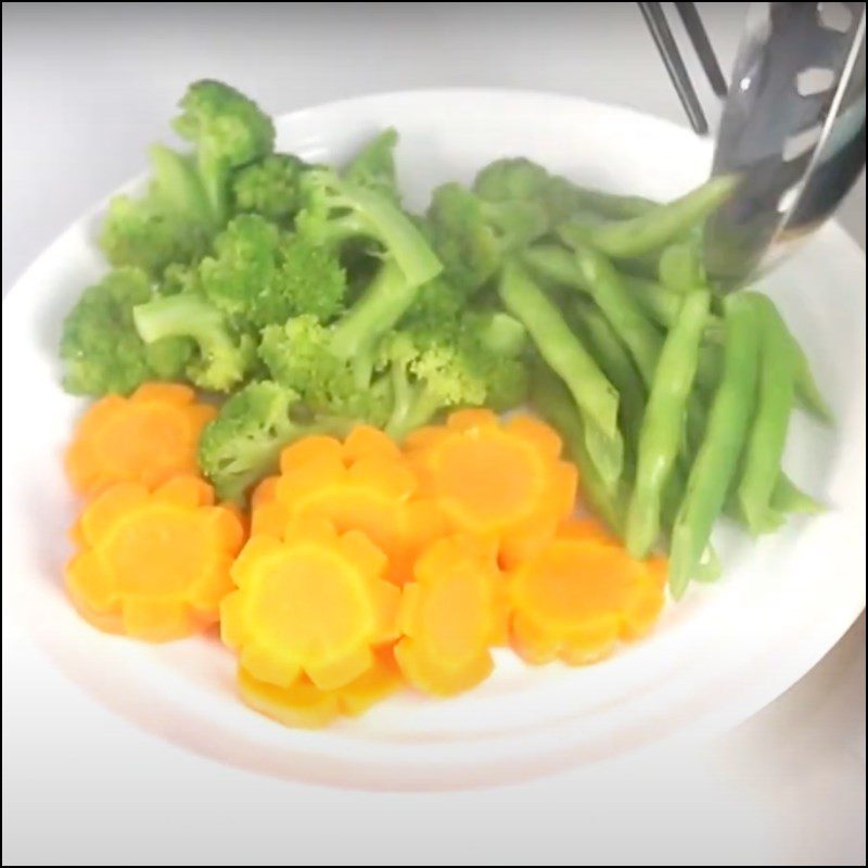 Step 4 Boil the vegetables Grilled mackerel with air fryer