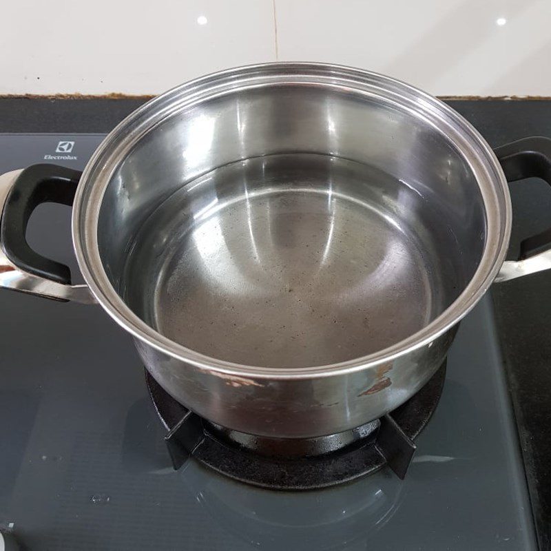 Step 3 Boiling bánh canh noodles Bánh canh noodles made from tapioca starch