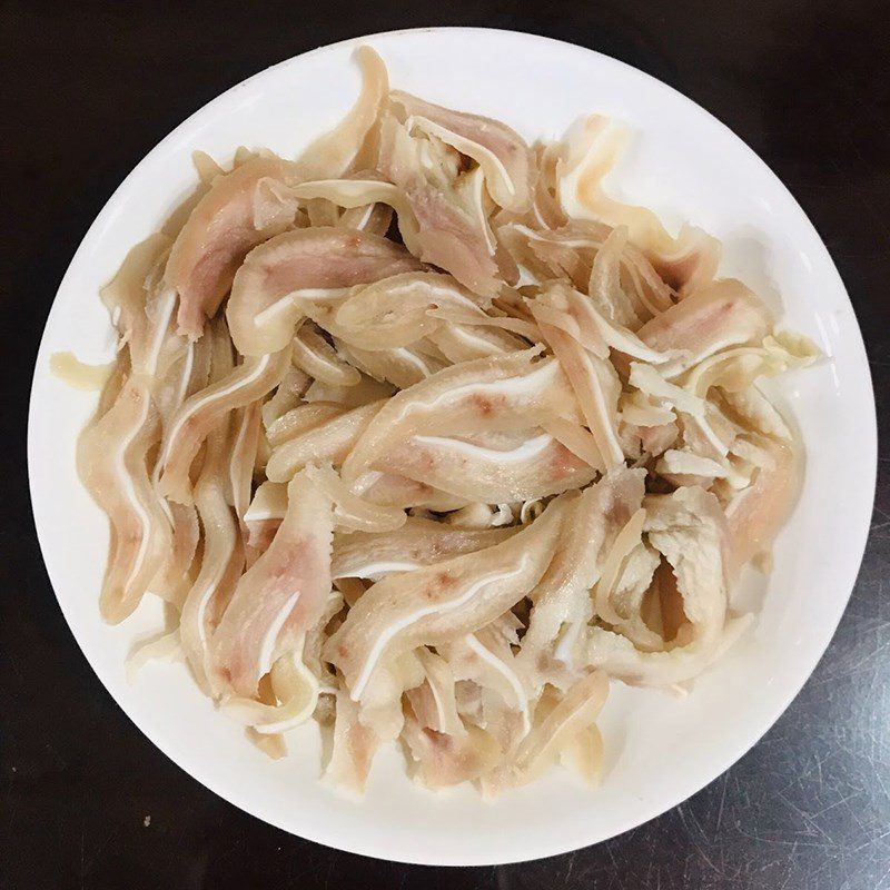 Step 2 Boiled pig ears Pig ears soaked in fish sauce (recipe shared by user)