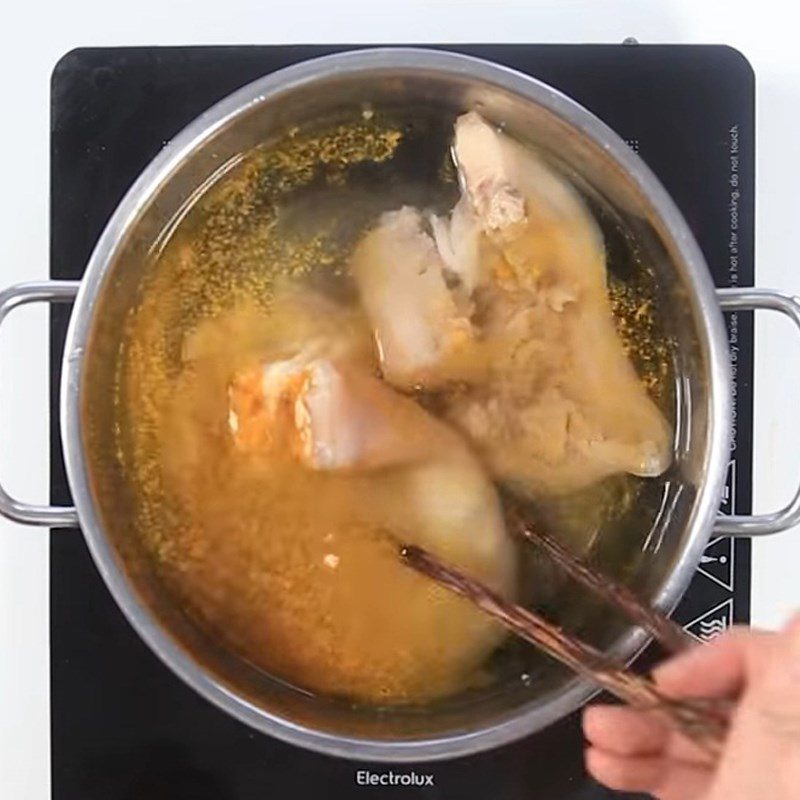 Step 2 Boil the pork ears Sweet and Sour Tamarind Pork Ears