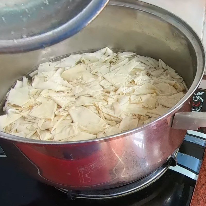 Step 2 Boil the tofu skin