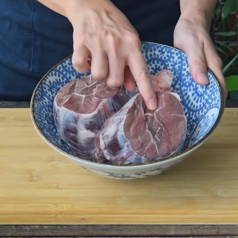 Step 2 Boil the beef and shred it Hot and sour beef soup