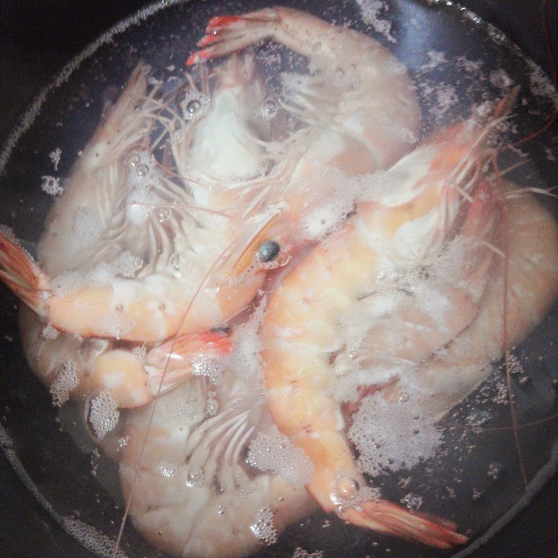 Step 2 Boil the Shrimp for Sea Grapes Salad with Fresh Shrimp