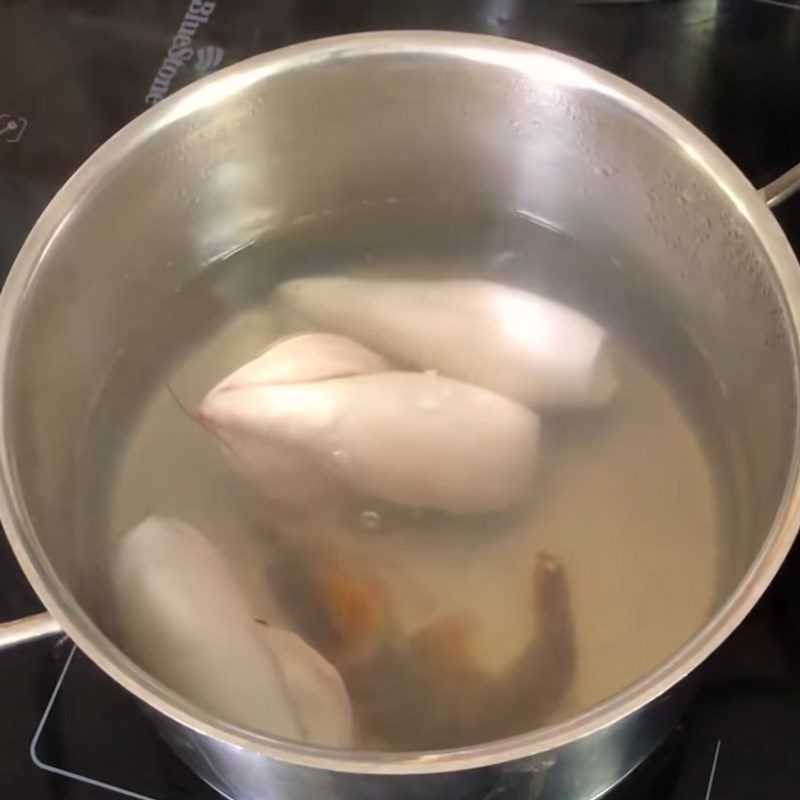 Step 4 Boiling shrimp, squid, fish Bún mắm