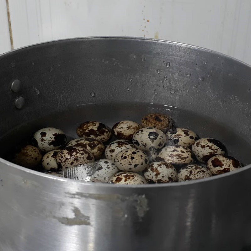 Step 2 Boil quail eggs Snow fungus crab soup