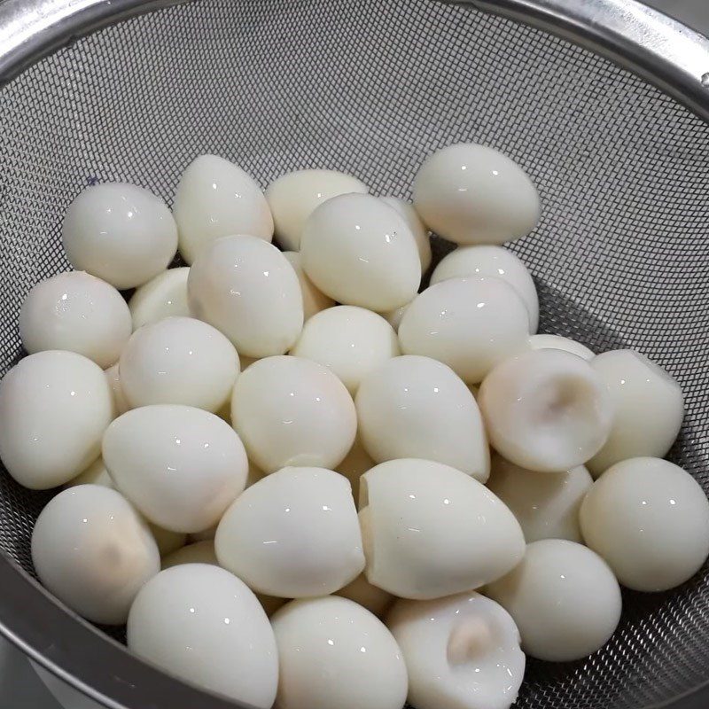 Step 2 Boil quail eggs Snow fungus crab soup