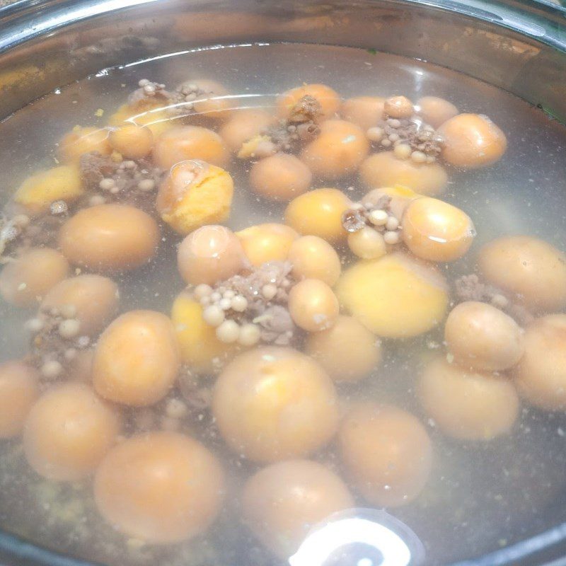 Step 1 Boil young chicken eggs Young eggs stir-fried with onions