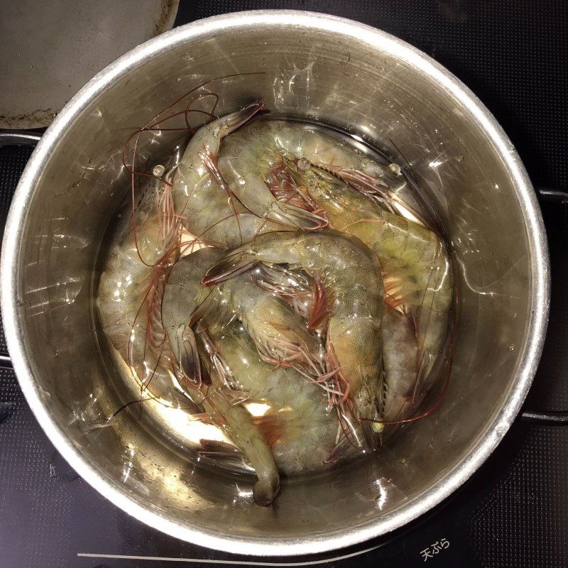 Step 2 Boil eggs and shrimp Spicy mixed noodles