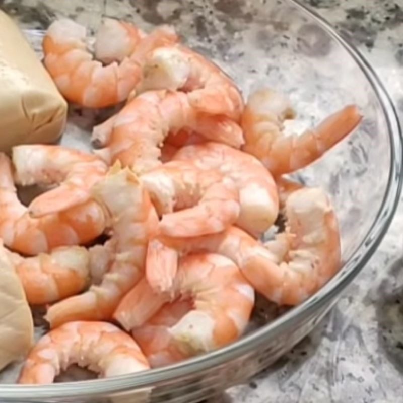 Step 2 Boil and peel shrimp Shrimp noodle with soy sauce and pork sausage