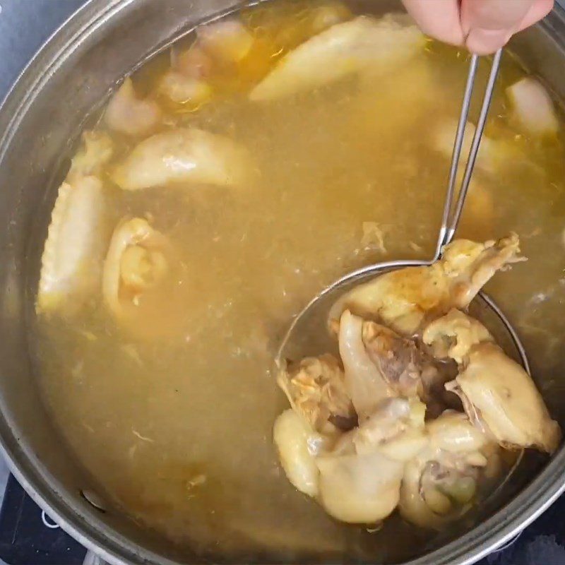Step 3 Boil chicken Chicken porridge with mung beans