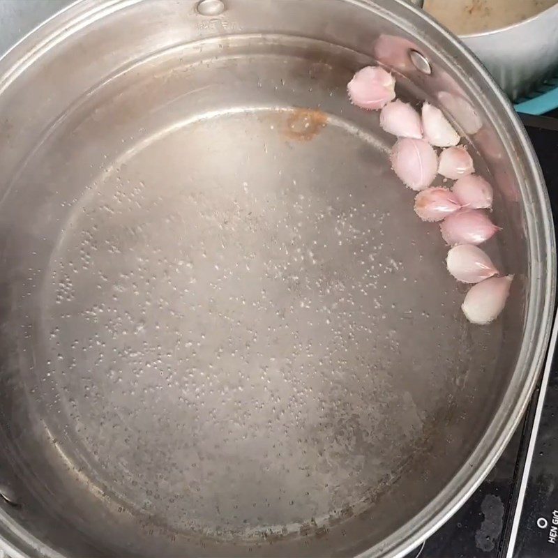 Step 3 Boil chicken Chicken porridge with mung beans