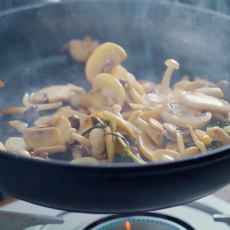 Step 4 Boil and stir-fry vegetables Grilled beef