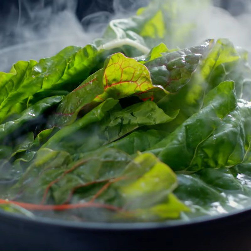 Step 4 Boil and stir-fry vegetables Grilled beef