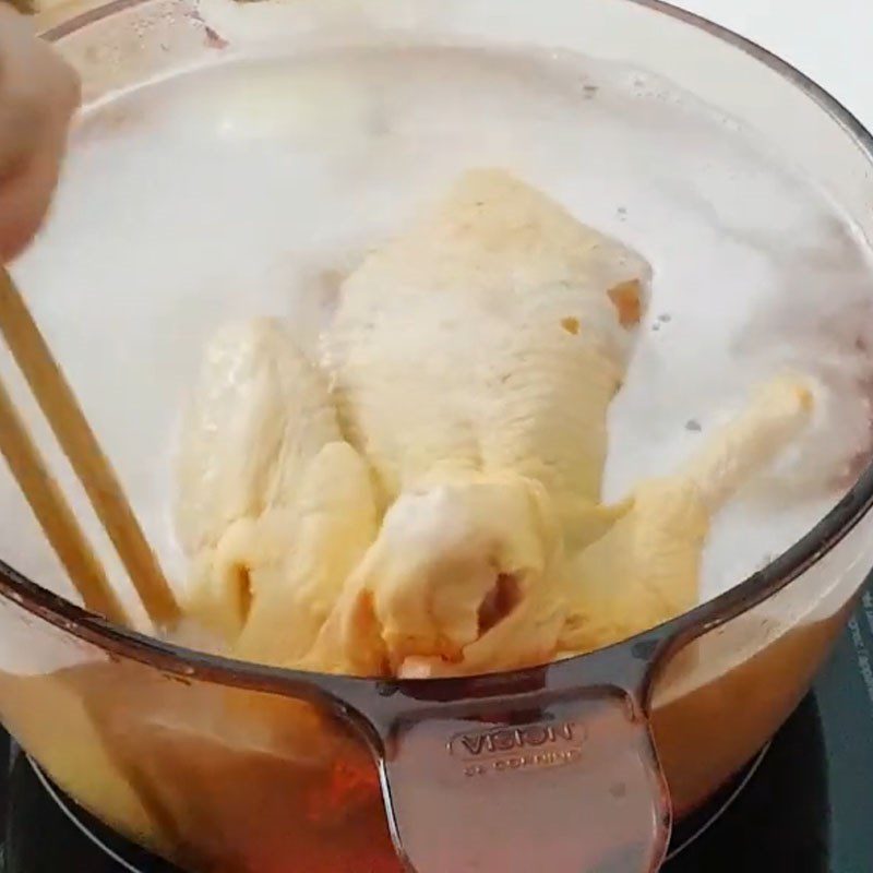 Step 3 Boil and shred chicken Lotus root chicken salad