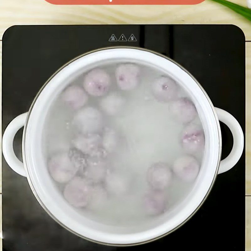 Step 6 Boiling tapioca balls and chewy sweet potato balls Sweet purple yam soup with jelly