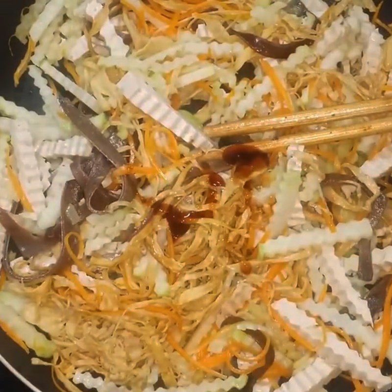 Step 3 Stir-fried bamboo shoots with vegetables Mixed stir-fried dried bamboo shoots