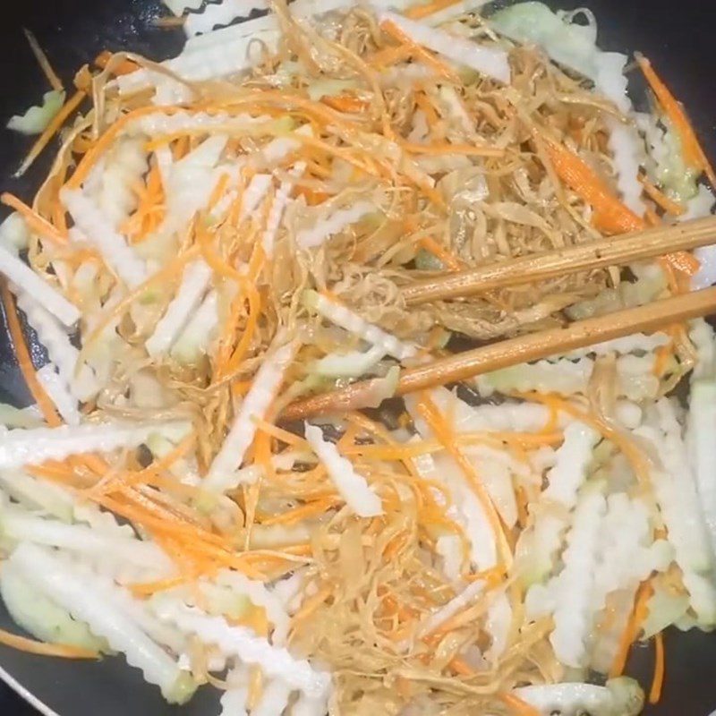 Step 3 Stir-fried bamboo shoots with vegetables Mixed stir-fried dried bamboo shoots