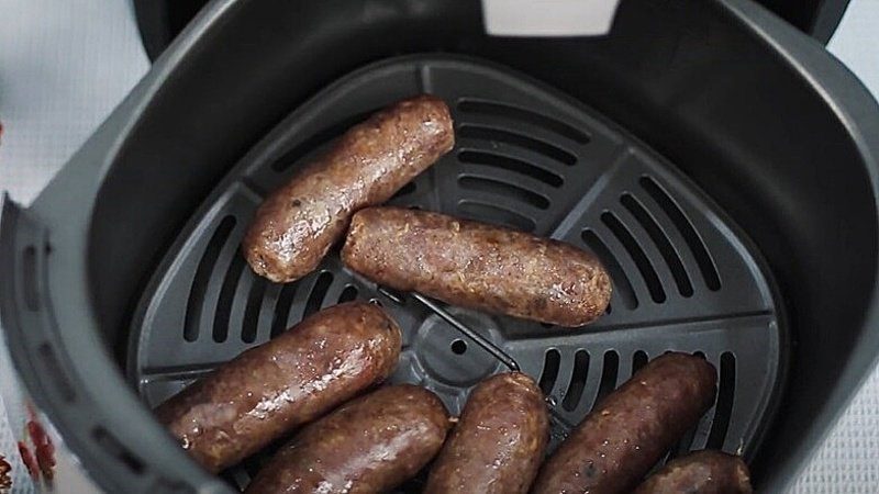 How to fry sausages with an air fryer