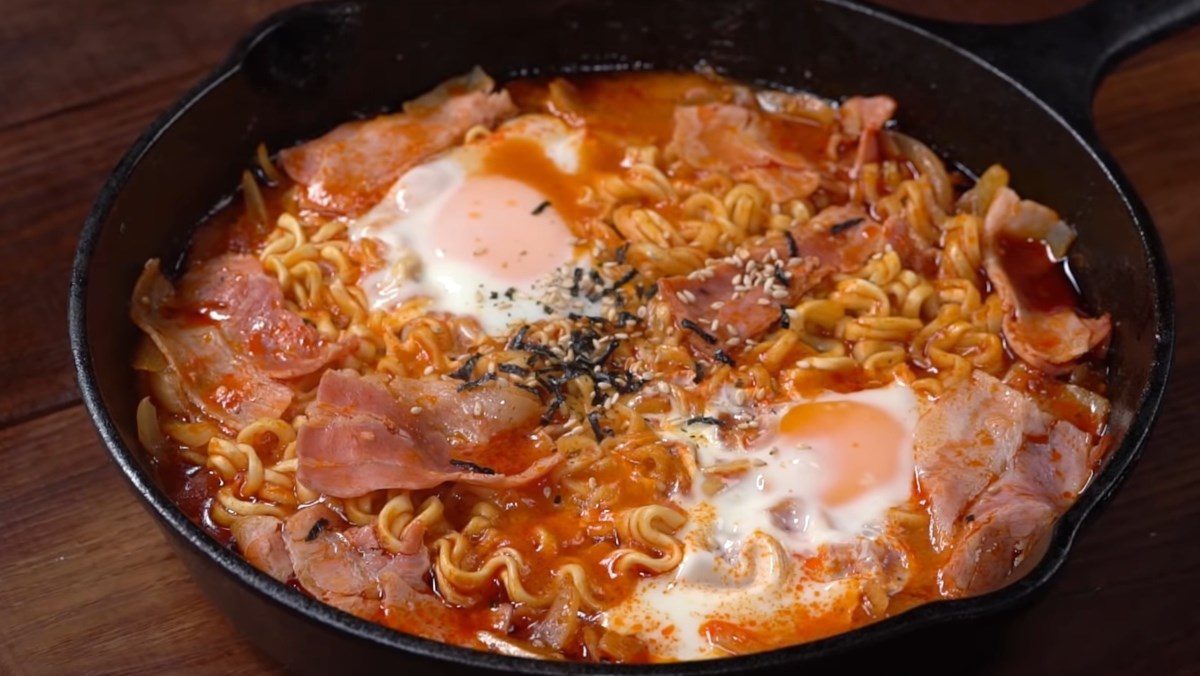 Spicy Samyang Noodles with Bacon