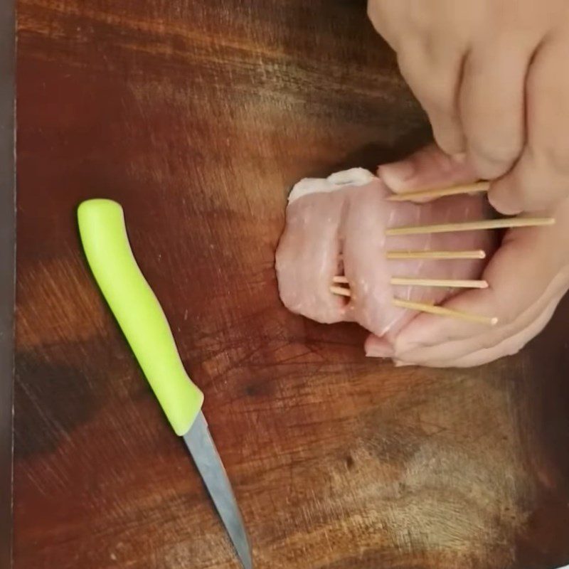 Step 4 Shaping the salted egg char siu