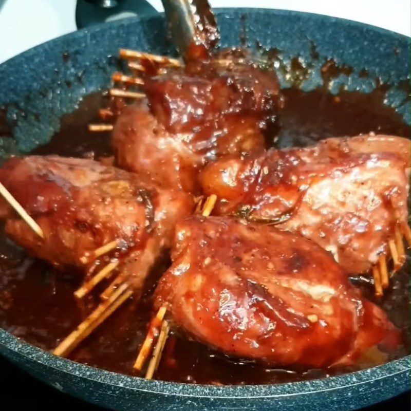 Step 6 Caramelize the salted egg yolk meat