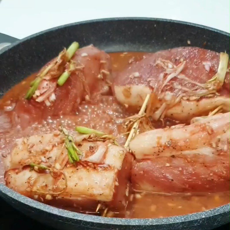 Step 6 Caramelize the salted egg yolk meat