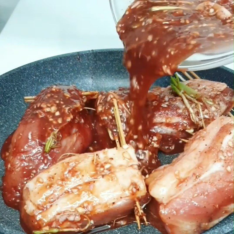 Step 6 Caramelize the salted egg yolk meat