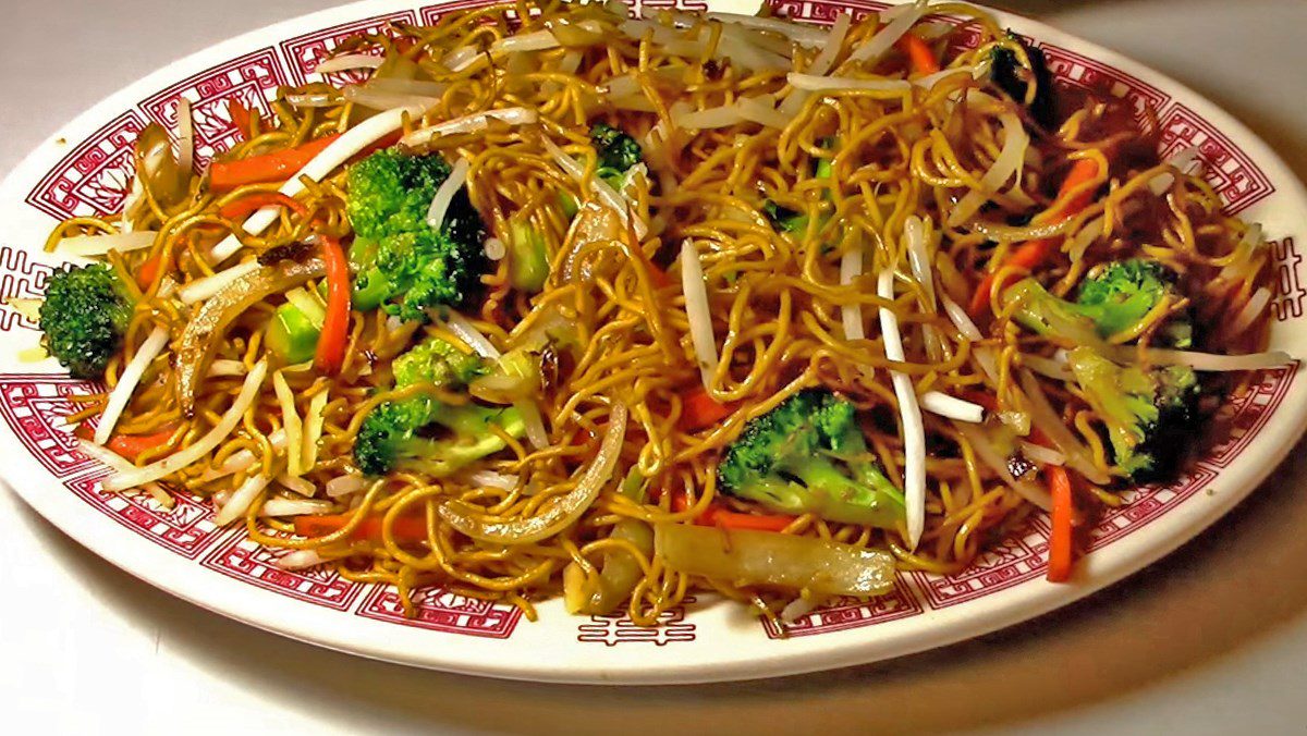 Mixed noodles with soy sauce