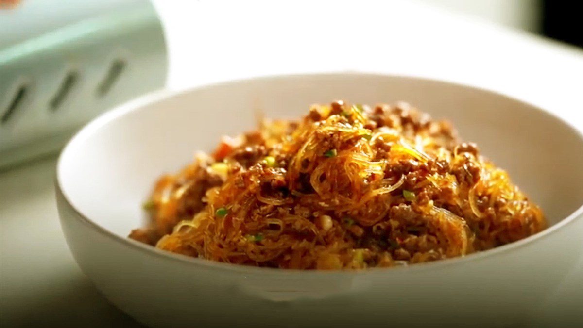 Stir-fried glass noodles with ground beef and soy sauce