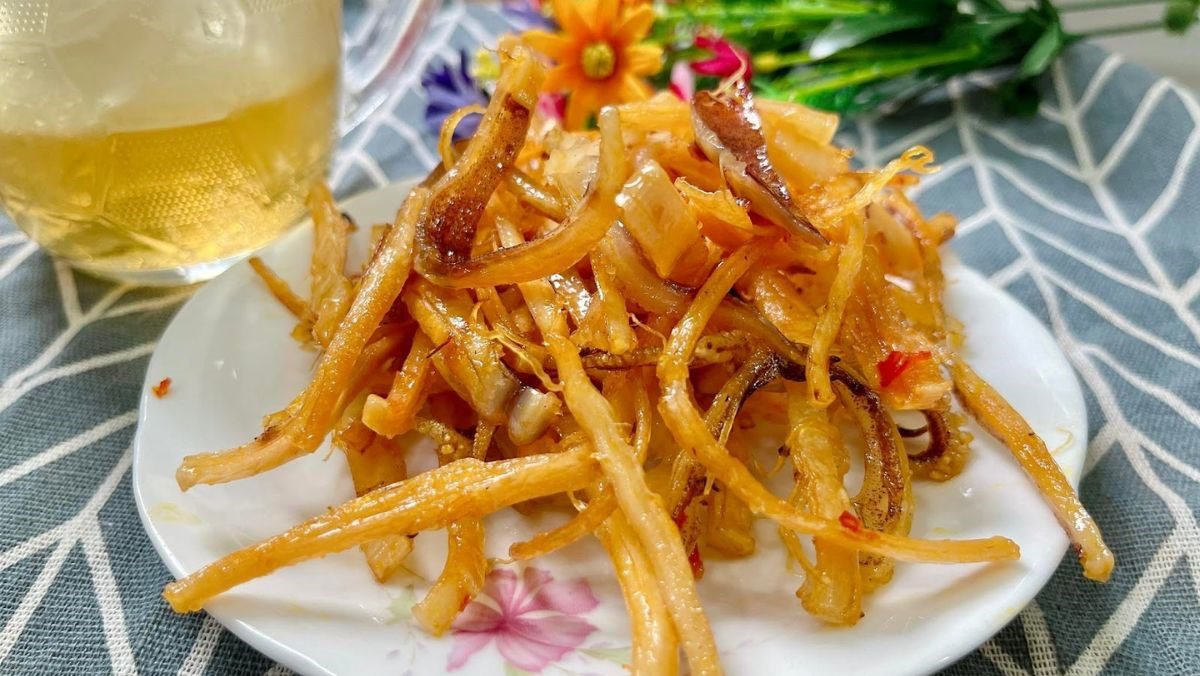 Dry squid stir-fried with satay