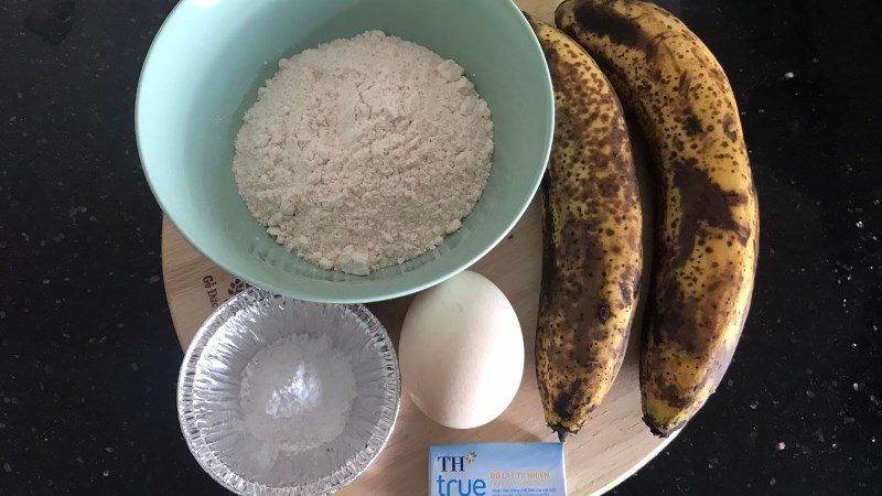 Ingredients for banana muffin