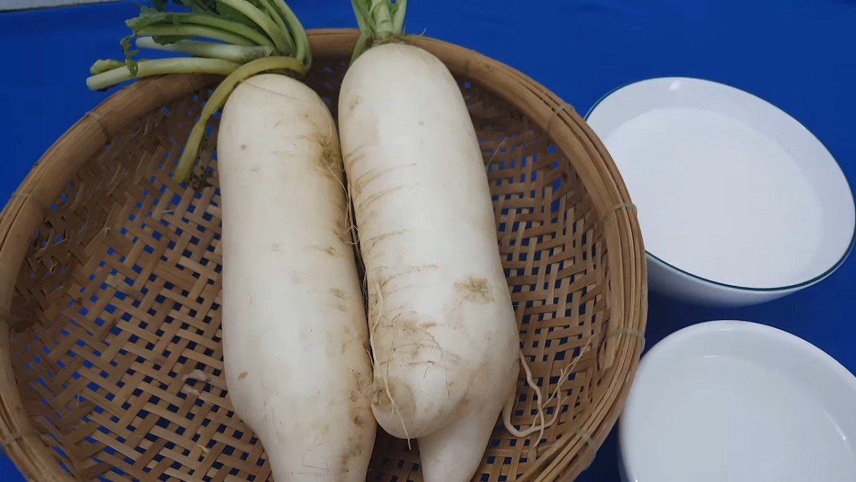 Ingredients for shredded white radish jam