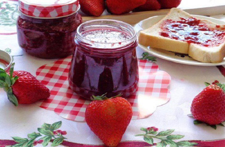 Chewy Strawberry Jam