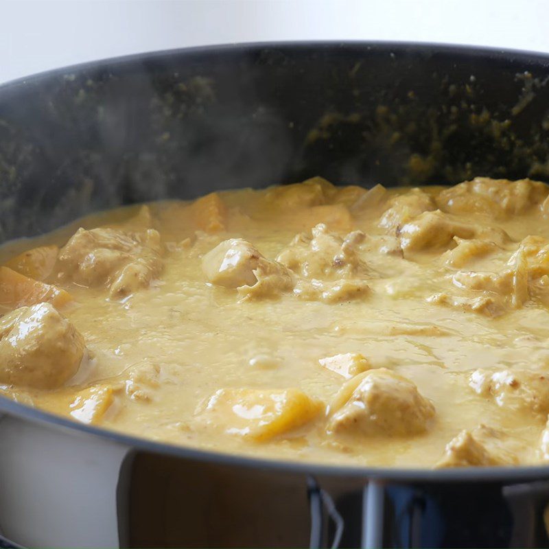 Step 5 Cook the curry Indian curry with mango sauce