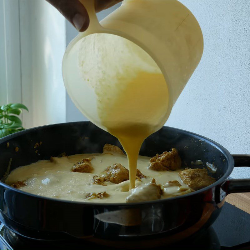 Step 5 Cook the curry Indian curry with mango sauce