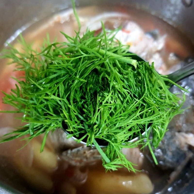 Step 3 Cooking pineapple fish soup