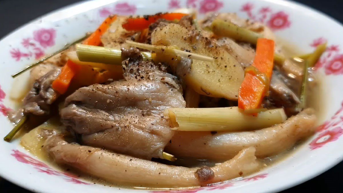 Steamed Oyster Mushrooms with Lemongrass and Ginger