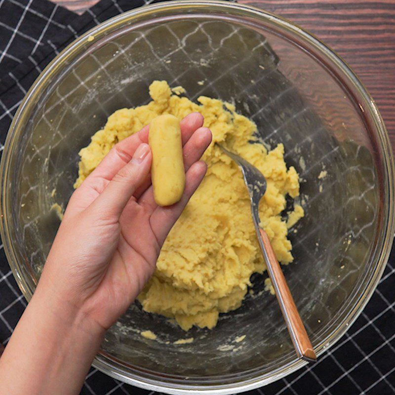 Step 2 Shape the kén Sweet Potato Kén Cake