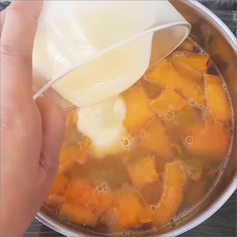 Step 2 Cooking pumpkin with milk Pumpkin milk bag