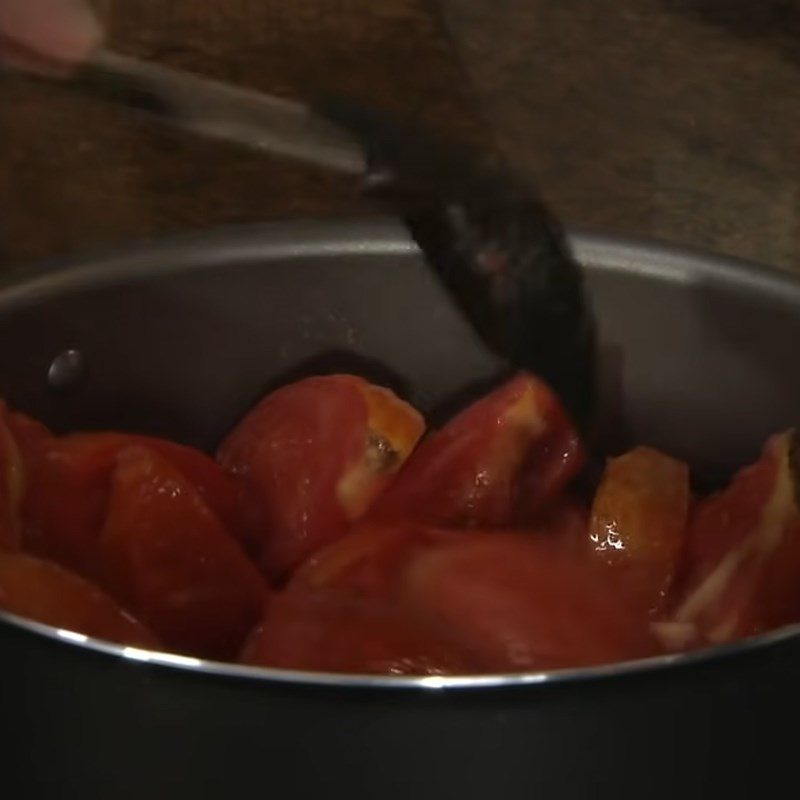 Step 2 Cook tomatoes Tomato juice without a machine