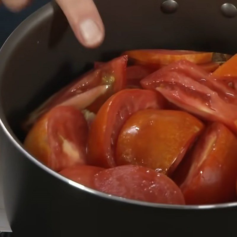 Step 2 Cook tomatoes Tomato juice without a machine