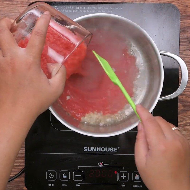 Step 4 Cook the beef sauce Beef stew with potatoes and carrots