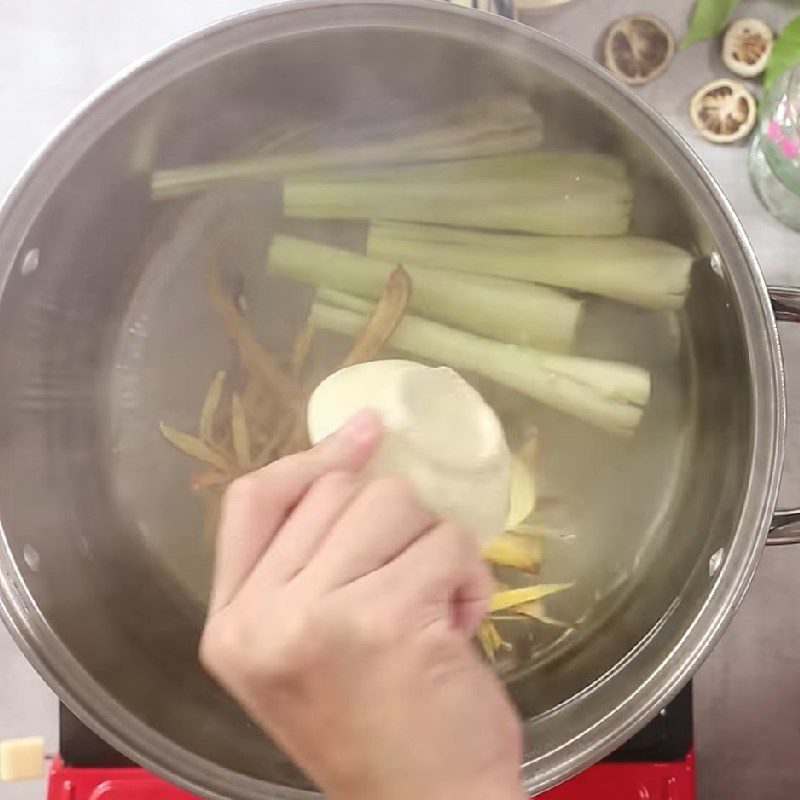 Step 1 Boil the herbs Hoi An Mot Water