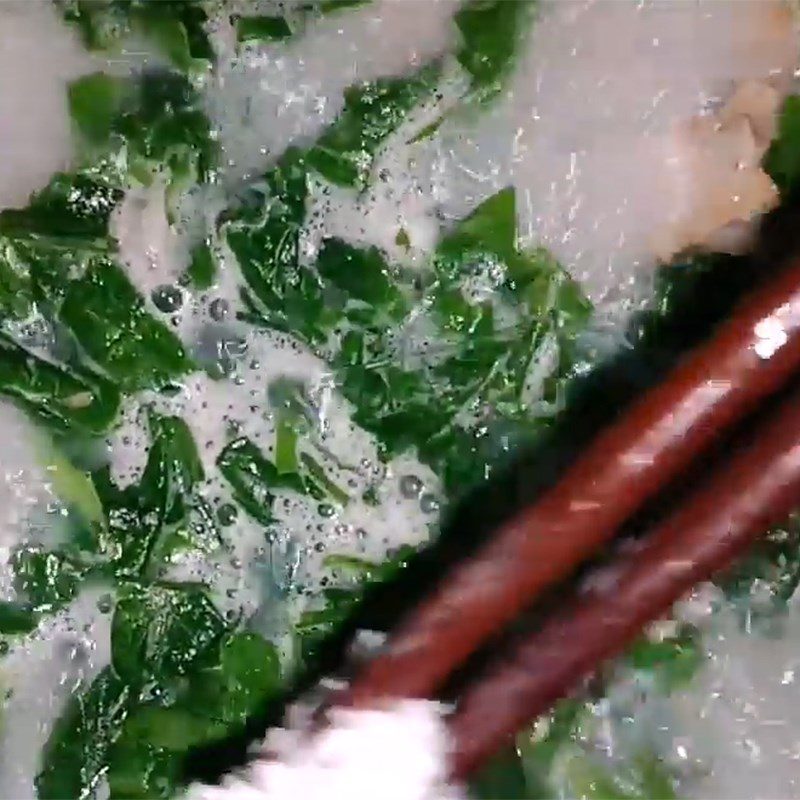 Step 4 Cooking soup Clam soup with water spinach