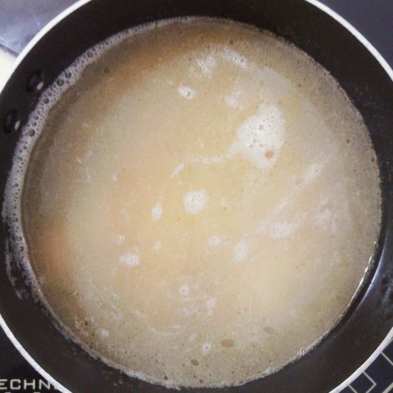 Step 3 Cook the soup Fresh shrimp mustard greens soup