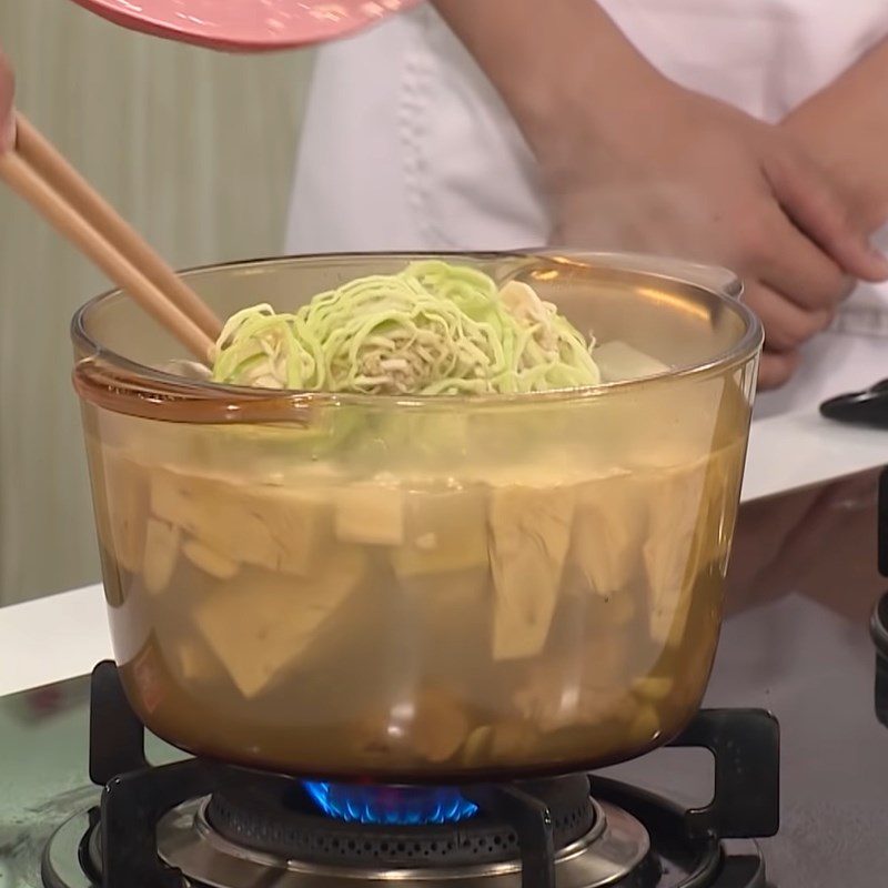 Step 4 Cook the soup for young jackfruit soup