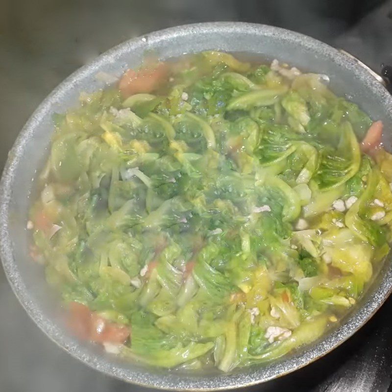 Step 3 Cook the soup, Pork lettuce soup