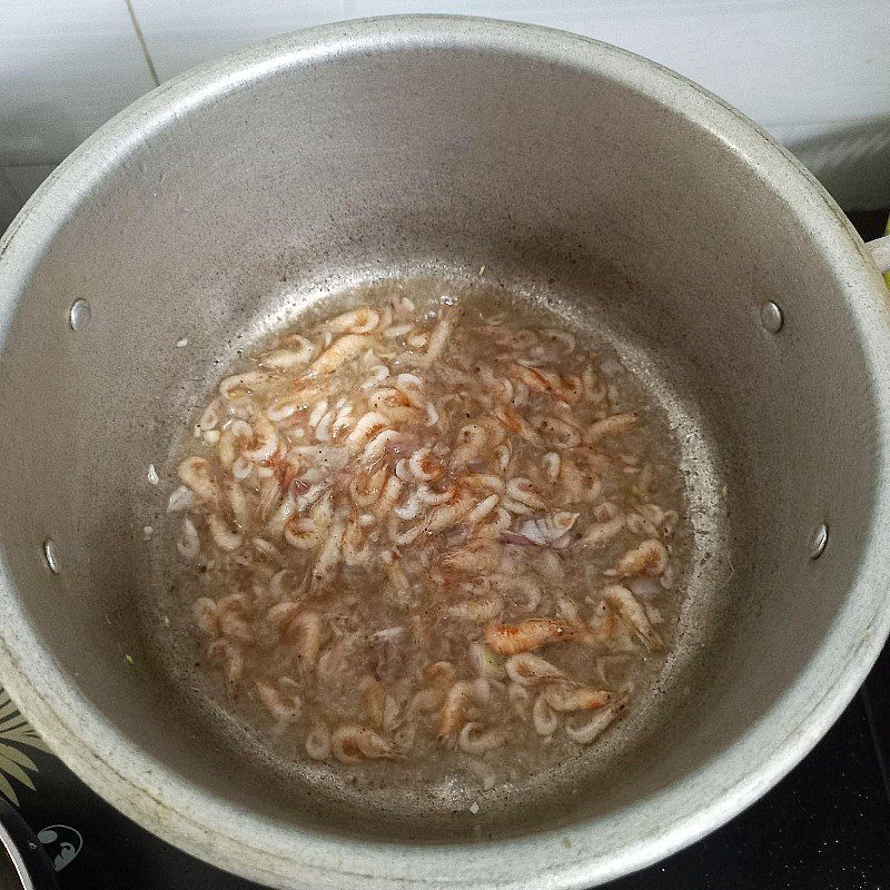 Step 3 Cooking soup Fresh shrimp squash soup